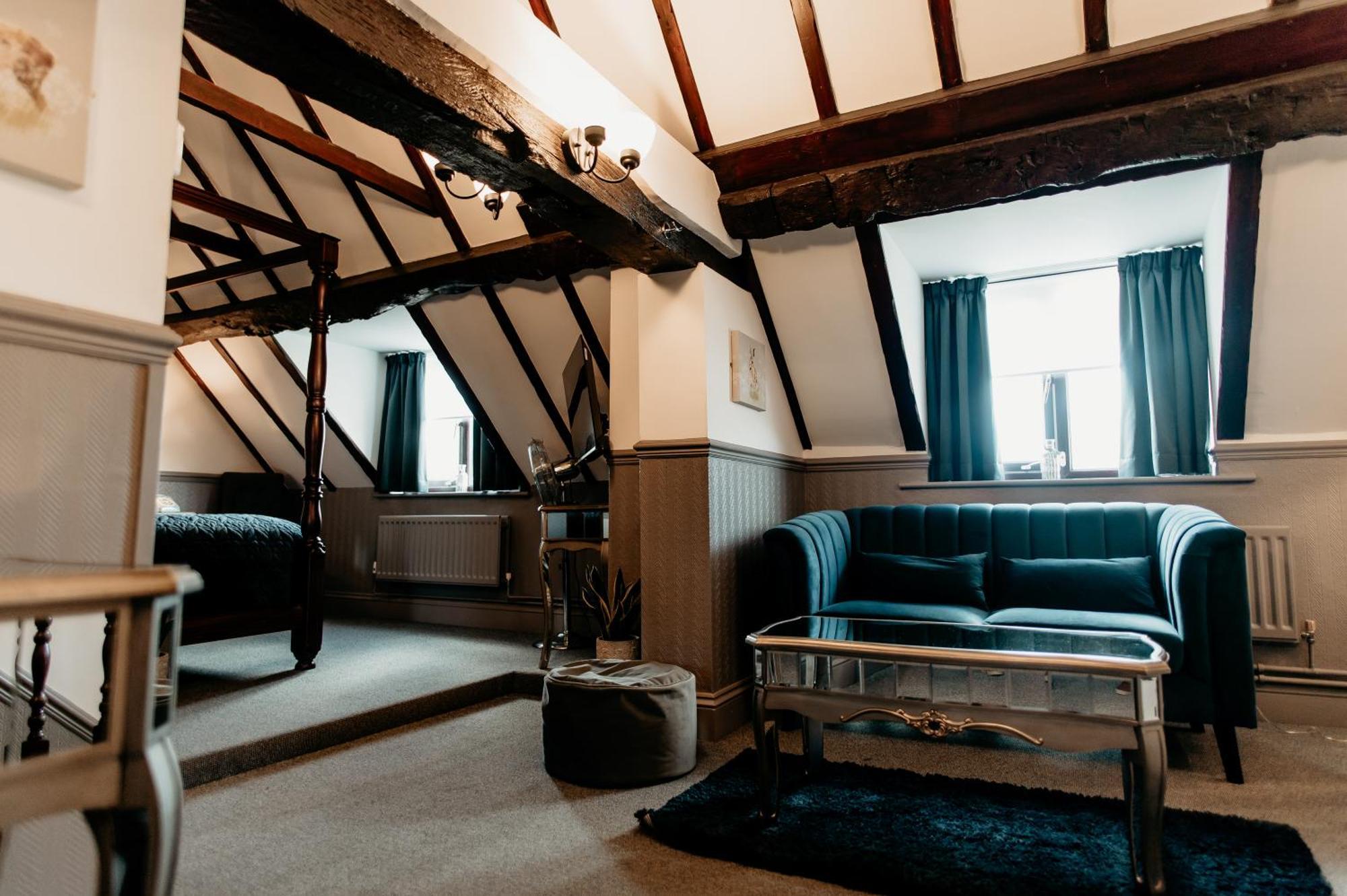 Oak Farm Hotel 3*