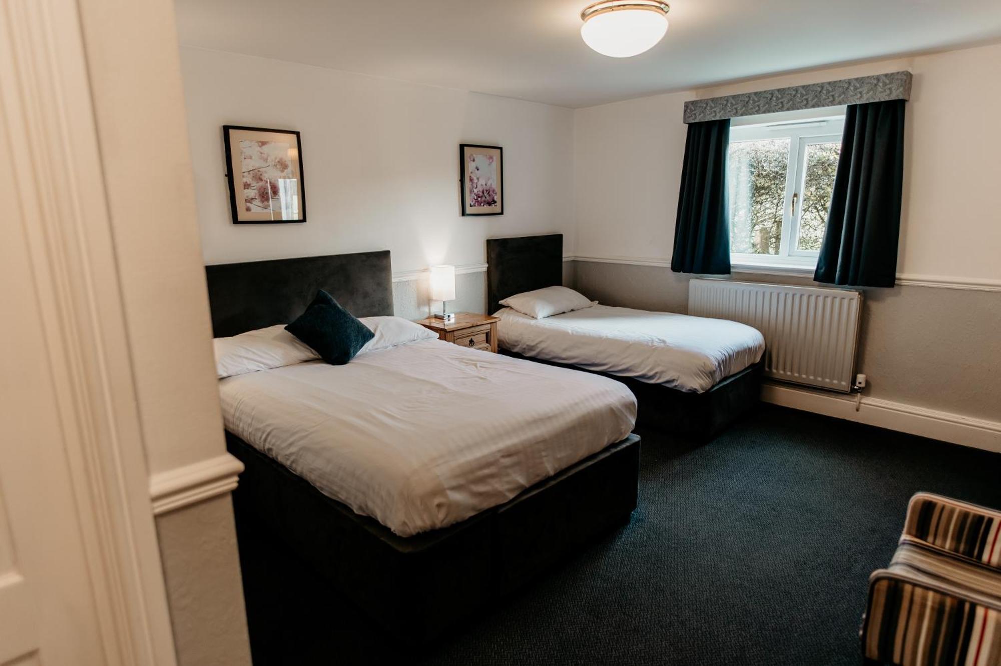 Oak Farm Hotel 3*