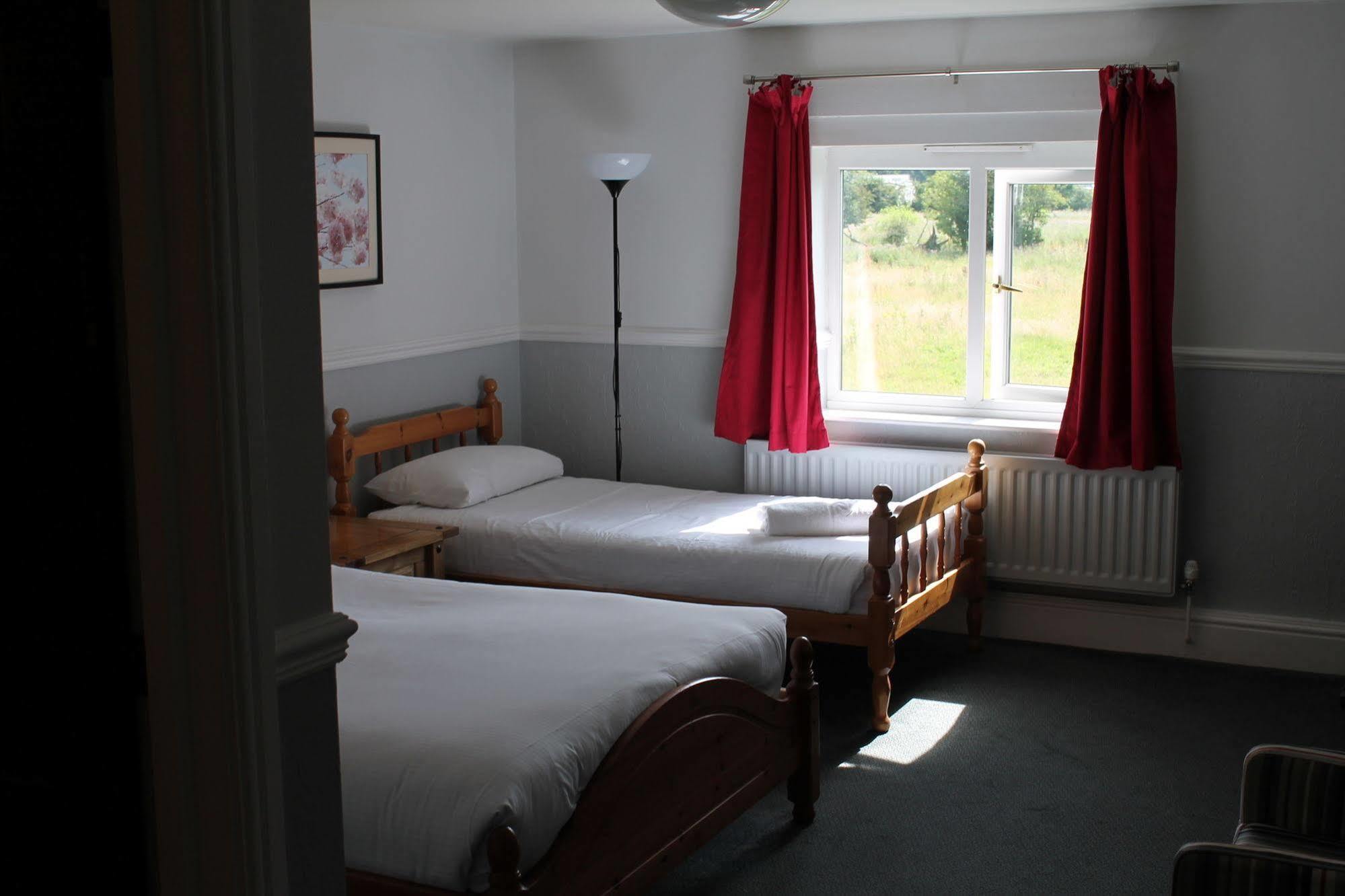 Hotel Oak Farm 3*