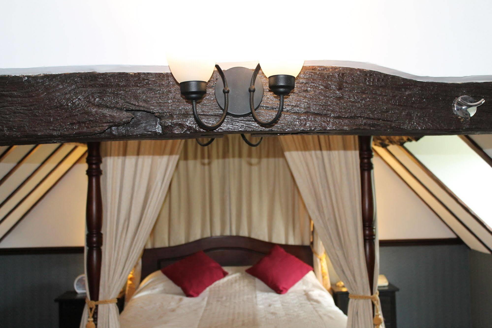 Oak Farm Hotel
